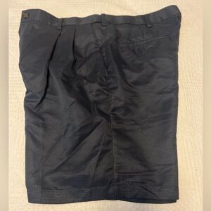 Men’s Roundtree & Yorke pleated shorts